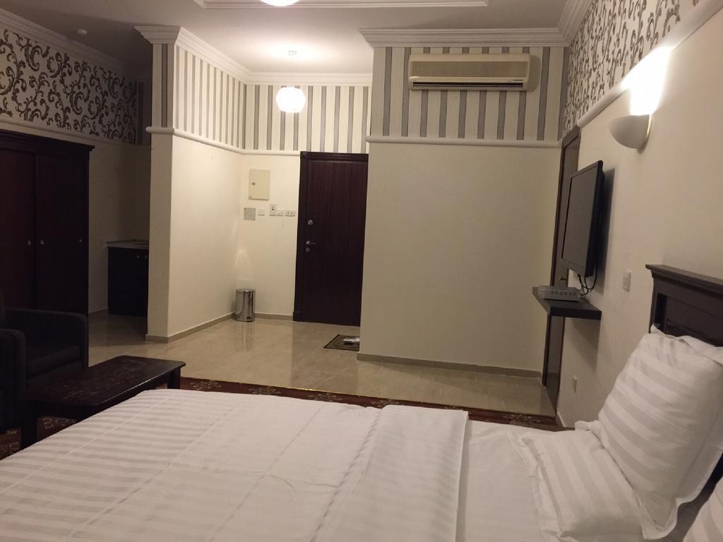Al Denny Aparthotel Jeddah Phòng bức ảnh