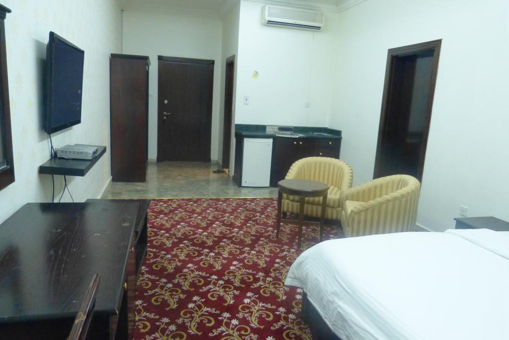 Al Denny Aparthotel Jeddah Ngoại thất bức ảnh